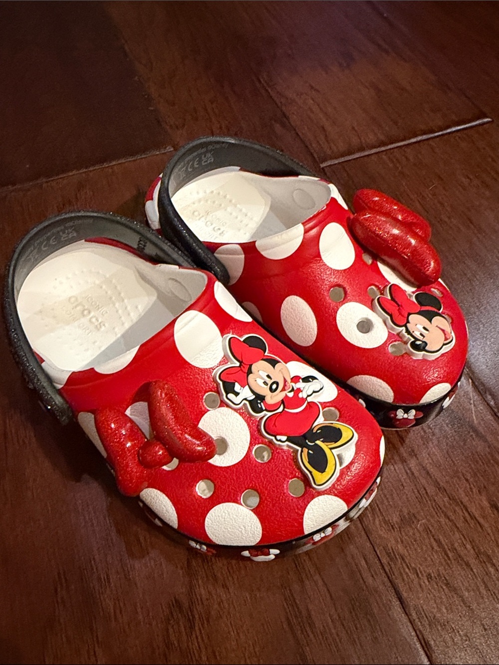 CROCS Kids Red and White Minnie Mouse Polka Dot Clogs with Glitter Bows